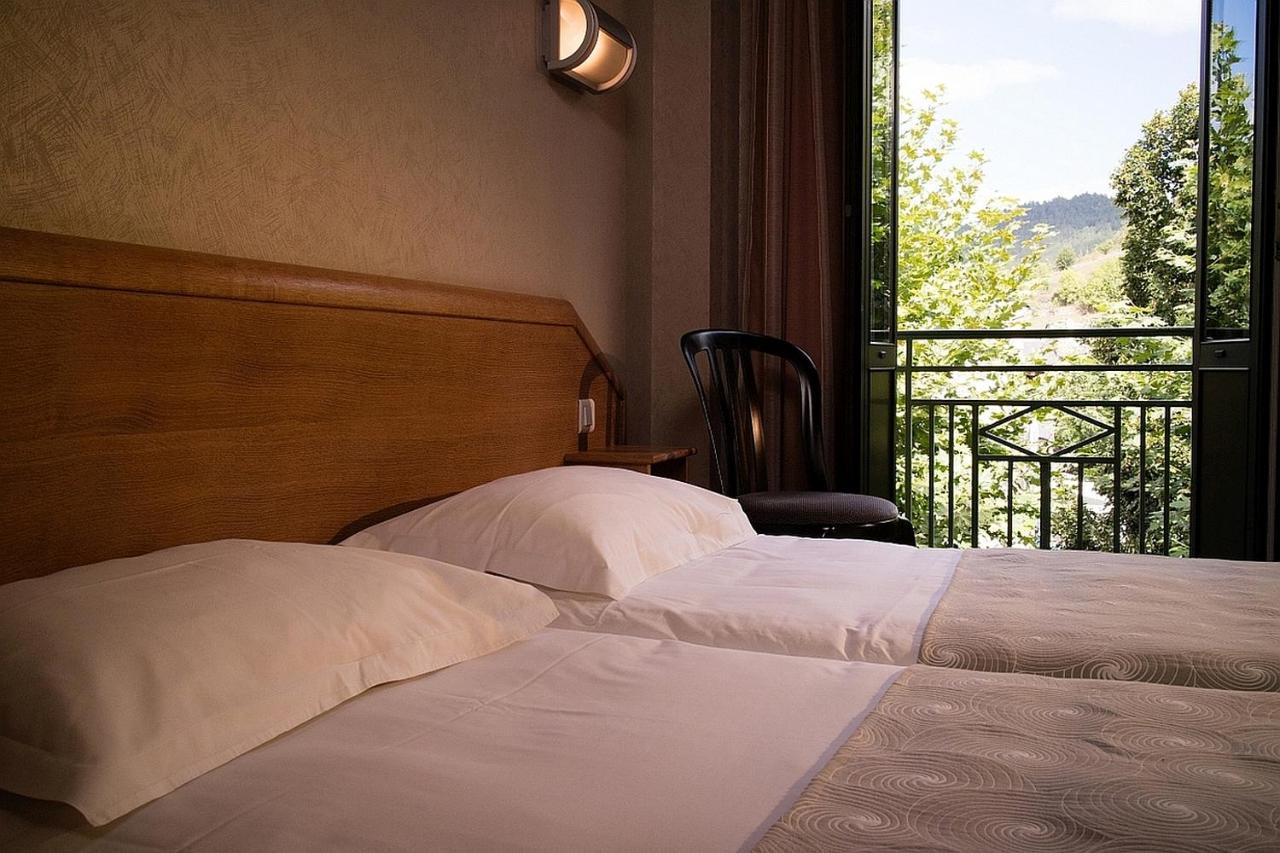 Logis Hotel Restaurant Le Mont Aigoual เมย์เรส ภายนอก รูปภาพ