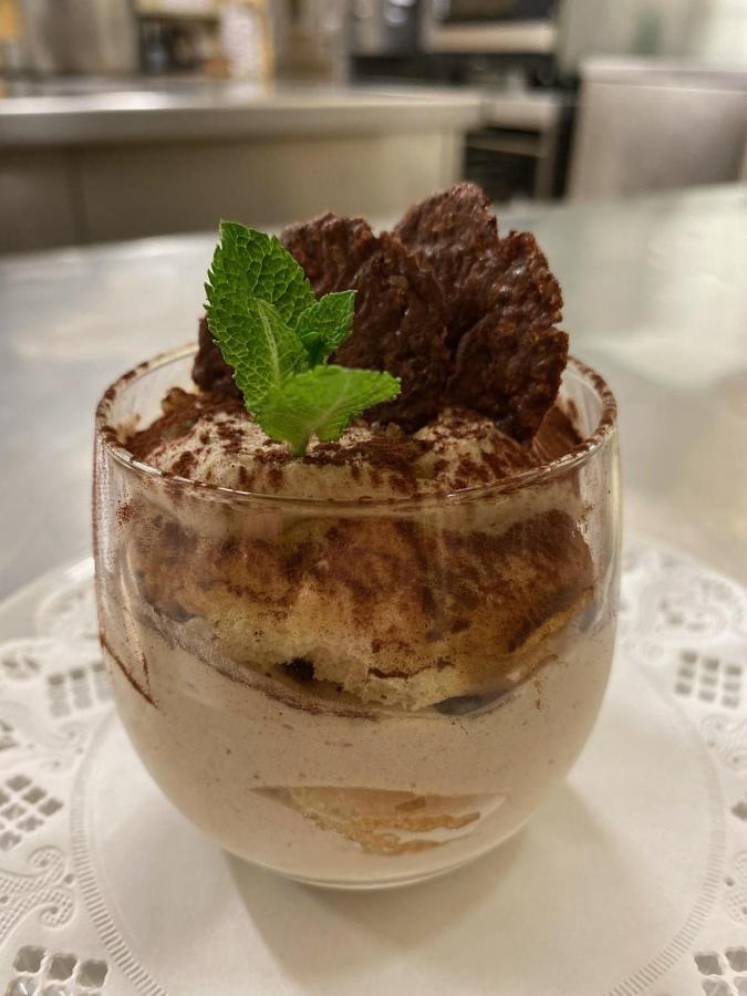 Logis Hotel Restaurant Le Mont Aigoual เมย์เรส ภายนอก รูปภาพ