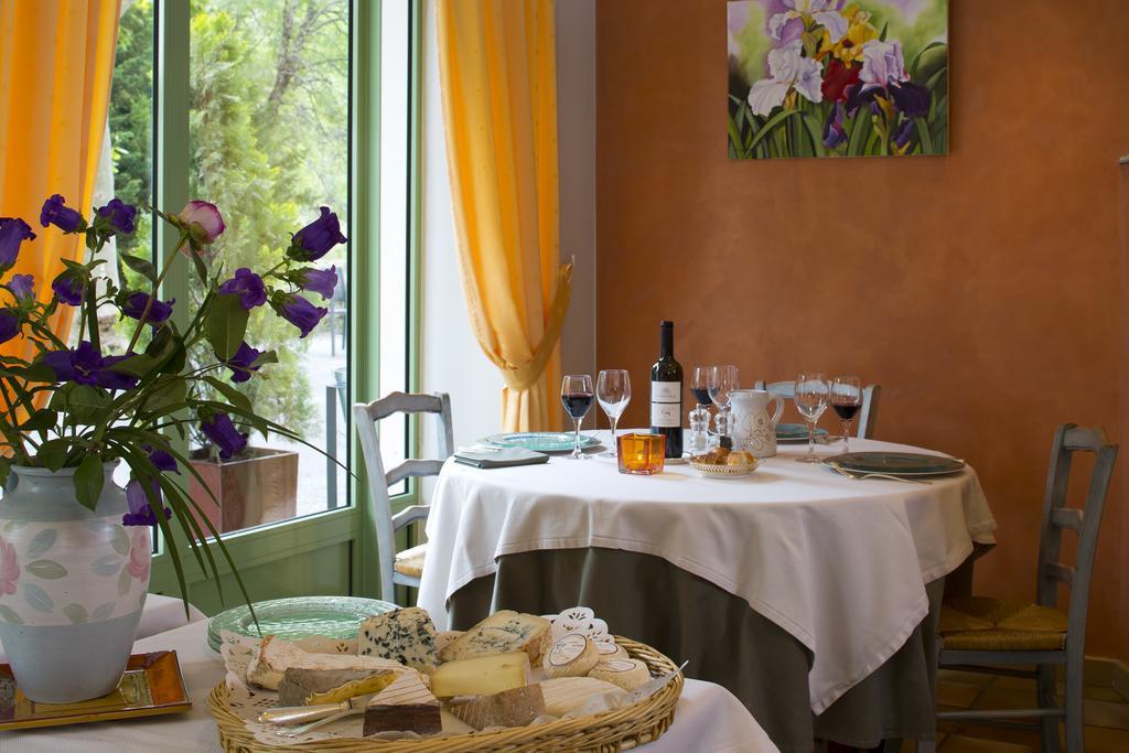 Logis Hotel Restaurant Le Mont Aigoual เมย์เรส ภายนอก รูปภาพ
