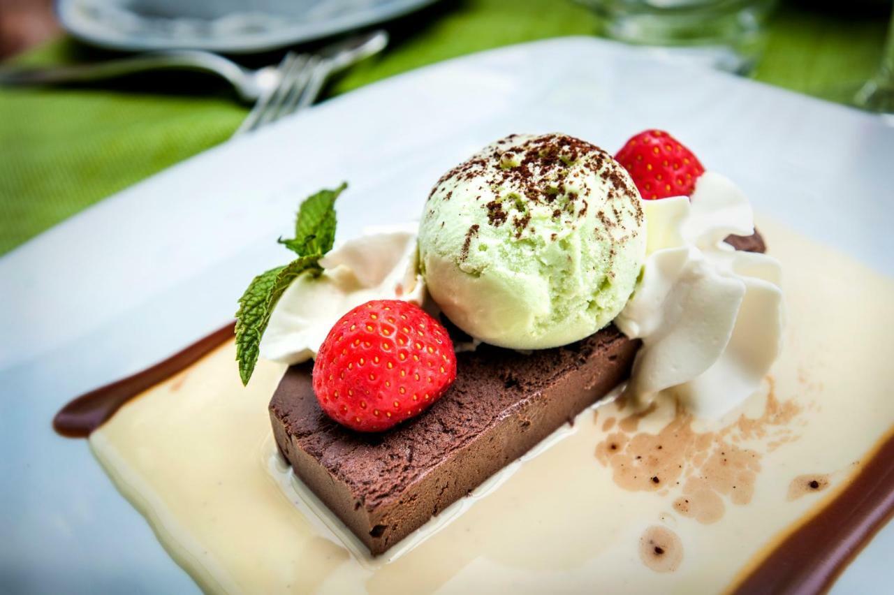 Logis Hotel Restaurant Le Mont Aigoual เมย์เรส ภายนอก รูปภาพ